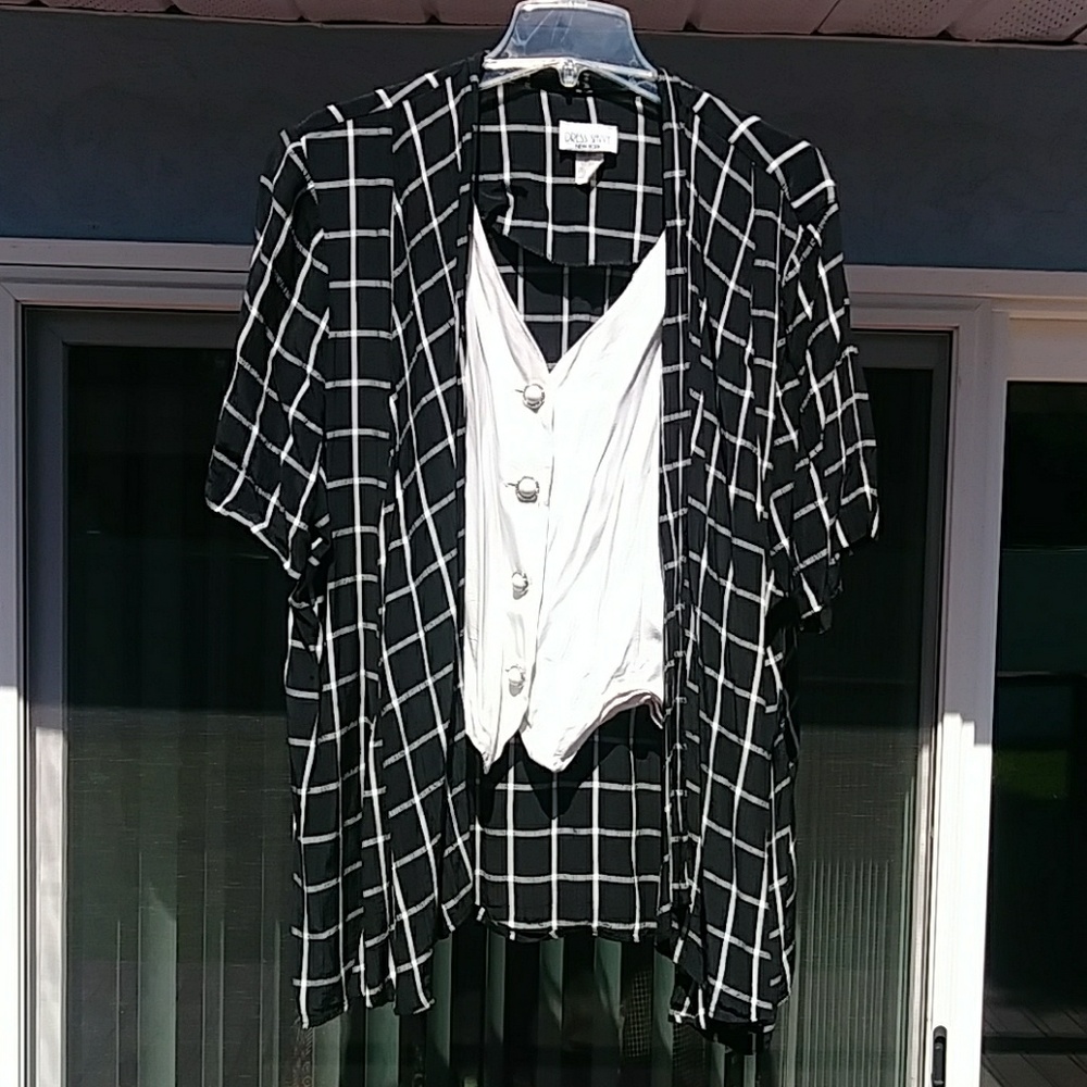 Dress Savvy New York Women's Vest/Jacket.